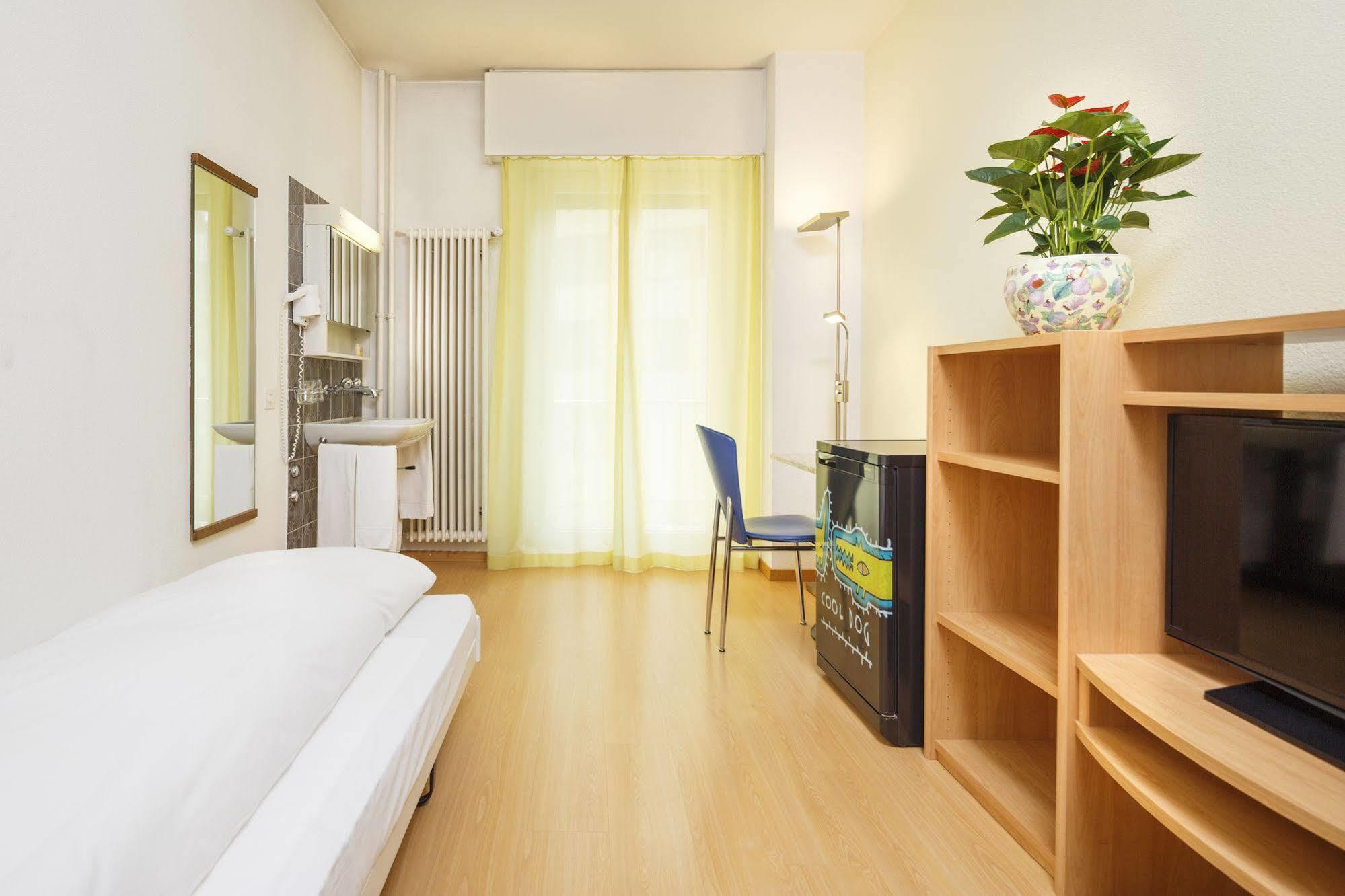 Zum Loewen Hotel *